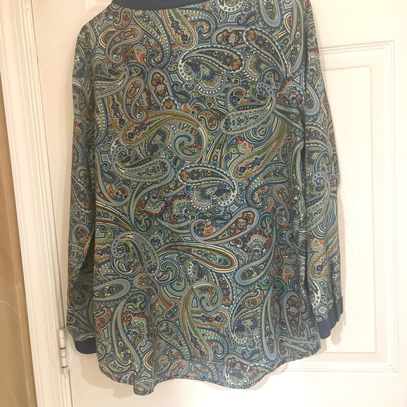 Sale‼️Liz Claiborne Petite Size PL Long Sleeves Blouse -EUC - Picture 4 of 7